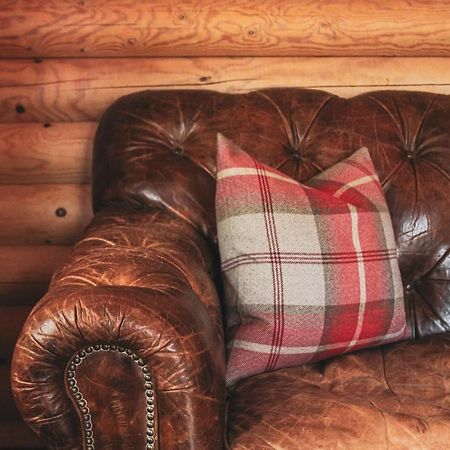Tomatin - Luxury Two Bedroom Log Cabin With Hot Tub Berwick Upon Tweed Екстериор снимка